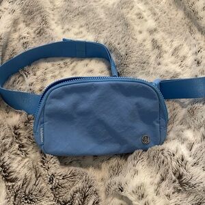 Lululemon Everywhere Belt bag
